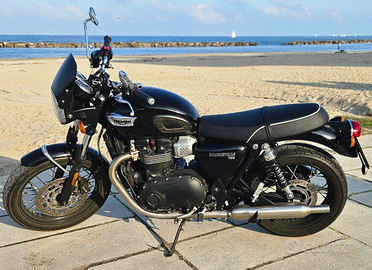 Triumph bonneville T100