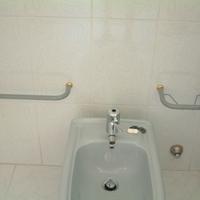 Specchio e mensole per bagno