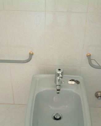 Specchio e mensole per bagno