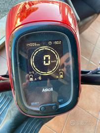 Scooter askoll esPro con bauletto termico 500