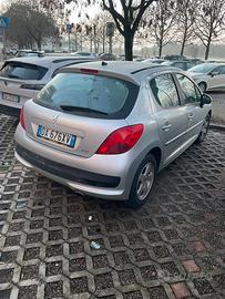 Peugeot 207 1.4 Benzina