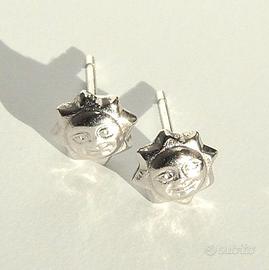 Orecchini a sole in oro 18kt; 275€ => 165€ (-40%)