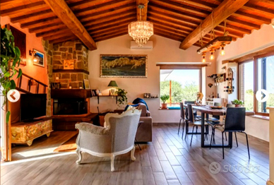 Villa con piscina e parco privato