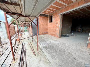 Piano rialzato - 4 vani - entrata pedonale indipen