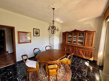 6 LOCALI A CASTIGLIONE CHIAVARESE