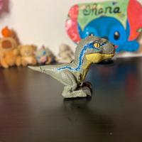 Action figure Beta Velociraptor