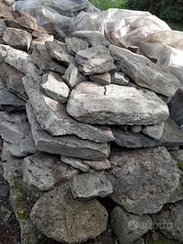 Sassi, pietroni, piode,  beole, ciotoli