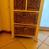 Mobile multiuso bianco con cassetti in paglia 