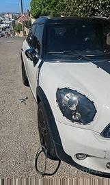 mini countryman  incidentata