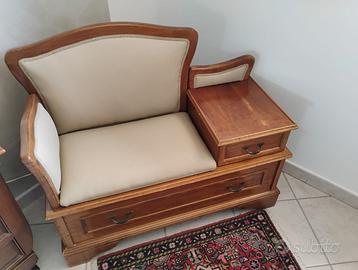 divanetto portatelefono