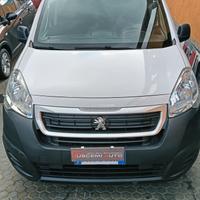 Peugeot partner 3 posti pari al nuovo soli 109000k