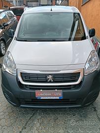 Peugeot partner 3 posti pari al nuovo soli 109000k