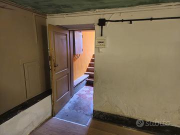 Magazzino con giardino