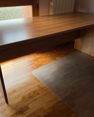 Scrivania 180x80 in perfette condizioni