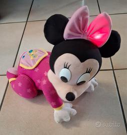 peluche Minni che gattona 