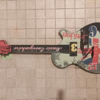 Orologio da parete a forma di chitarra