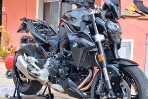 F 900 R triple black
