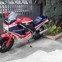 Honda vf 1000 r