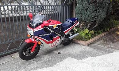 Honda vf 1000 r