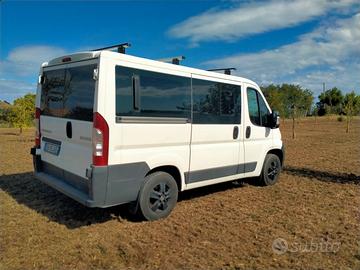 Peugeot boxer 9 posti 