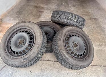 Pneumatici invernali Pirelli con cerchi in ferro