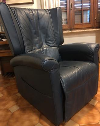 Poltrona elettrica motorizzata per anziani