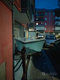 Barca motore carrello