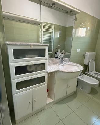 Arredo bagno lavandino-specchio-mobili