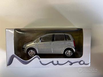 Lancia Musa grigia 1/55