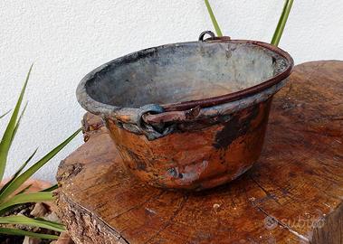 antica caliera o paiolo molto bella