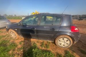 Renault Megane anno 2007 con 150.000 km