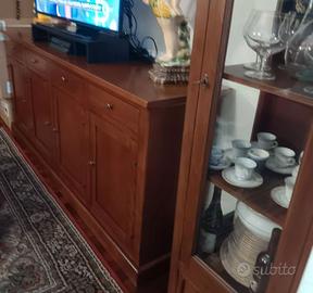 Credenza e vetrinetta in arte povera