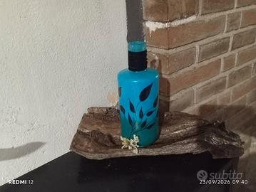 decorazionebcon bottiglia e legno