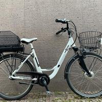 Bici elettrica da città donna