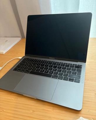 MacBook Pro 13” (2017) – i7, 16GB RAM