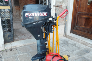 Motore fuoribordo 4t Evinrude 9.8 buone condizioni