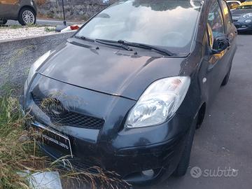 Toyota Yaris 1.4 D-4D DPF 5 porte anno 2010 km 146