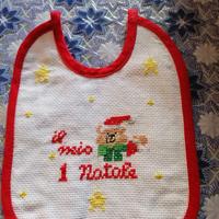 Bavaglino ricamato “Il mio 1° Natale” fatto a mano