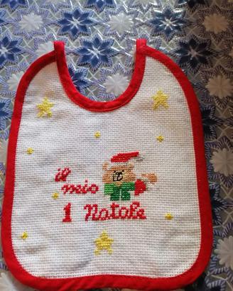 Bavaglino ricamato “Il mio 1° Natale” fatto a mano