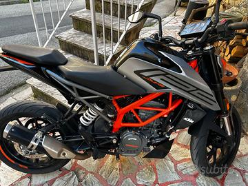 KTM duke 125