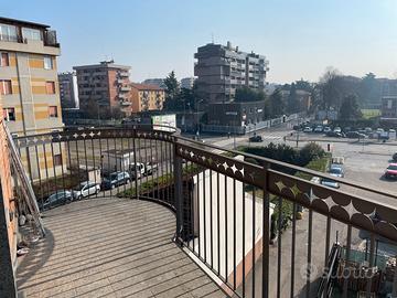 Si affitta elegante e luminoso appartamento