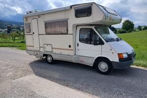 Camper Ford 2.5 con soli 49.000km