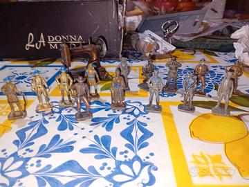 oggetti di ghisa vintage,action figure walt disney