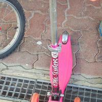 Monopattino a 3 Ruote 