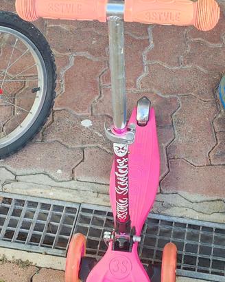 Monopattino a 3 Ruote 