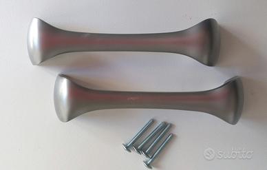 Coppia di maniglie in acciaio pieno