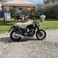 Triumph Street Twinn Matte Black