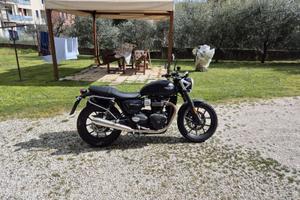 Triumph Street Twinn Matte Black