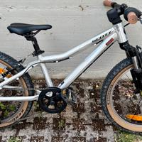 SCOTT Scale 20” Silver