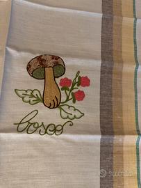 Asciugapiatti ricamato "Bosco"